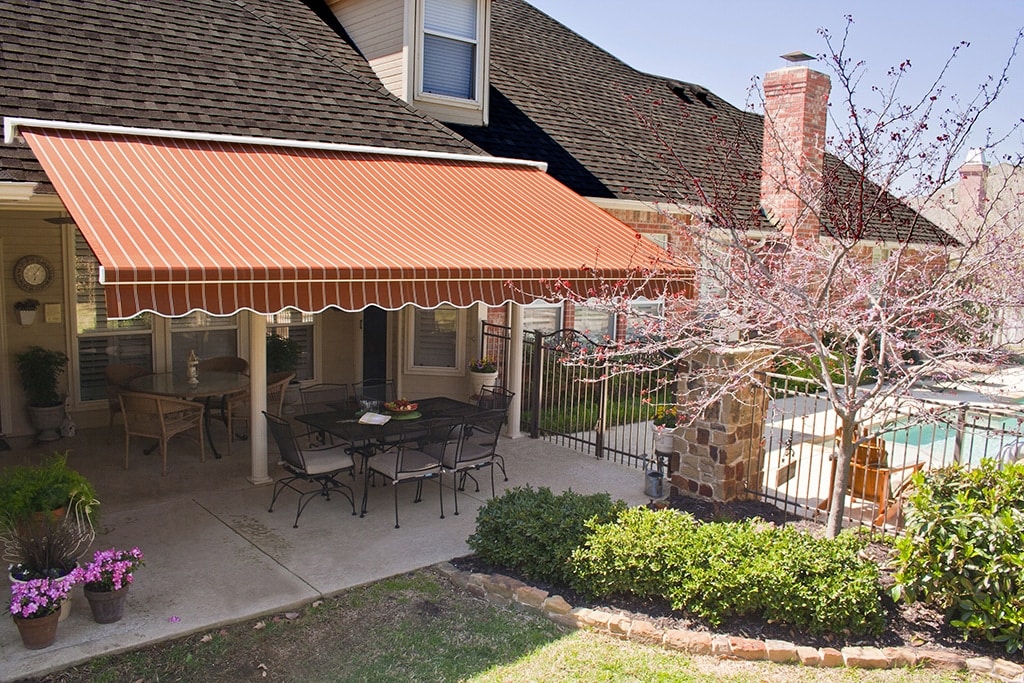 Retractable Awning Rainier Red brandon